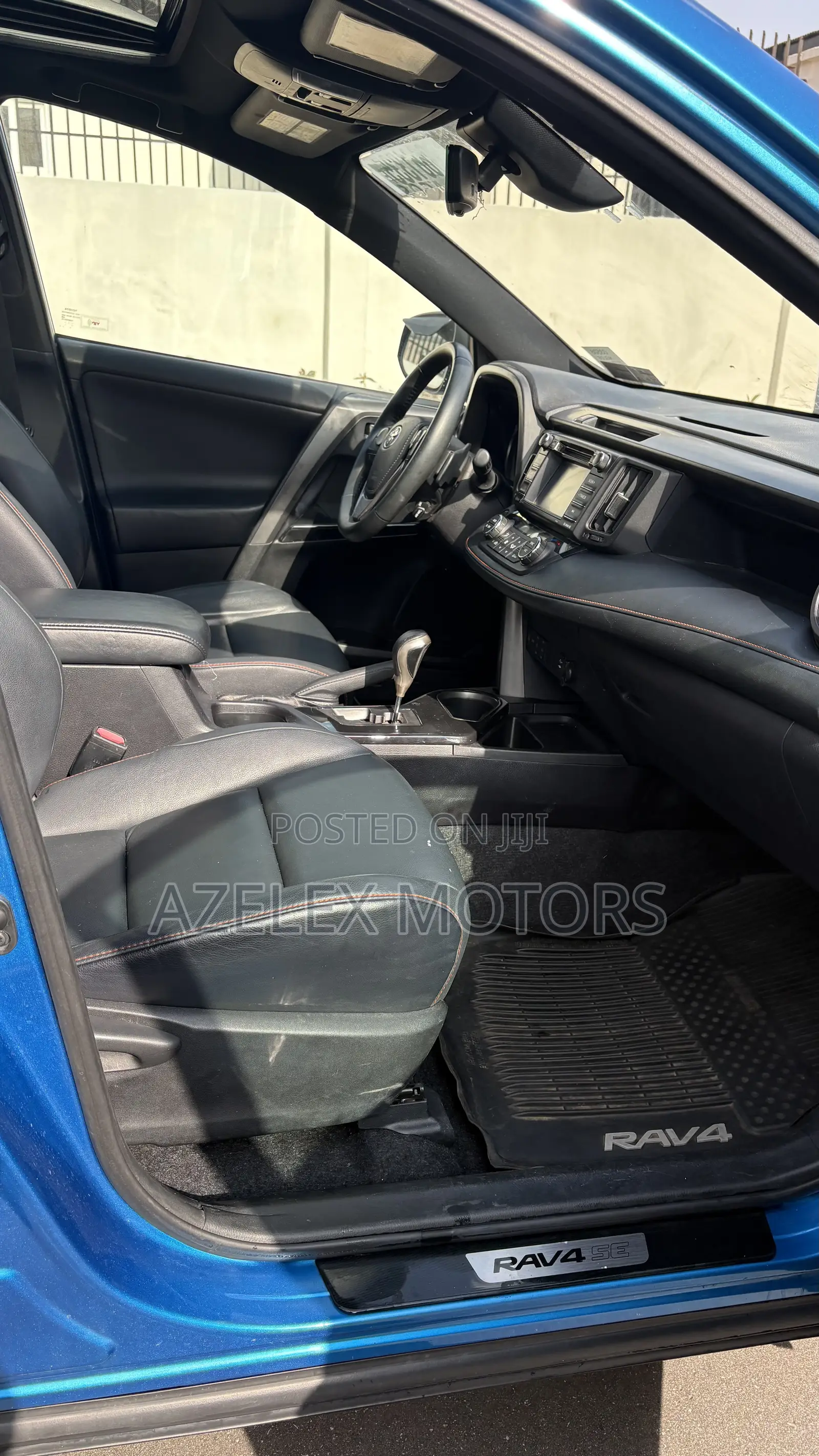 Toyota RAV4 XLE AWD (2.5L 4cyl 6A) 2017 Blue