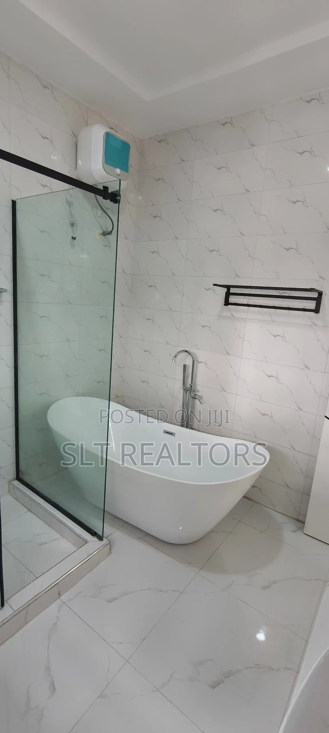 5bdrm Duplex in Alalubosa Gra for sale