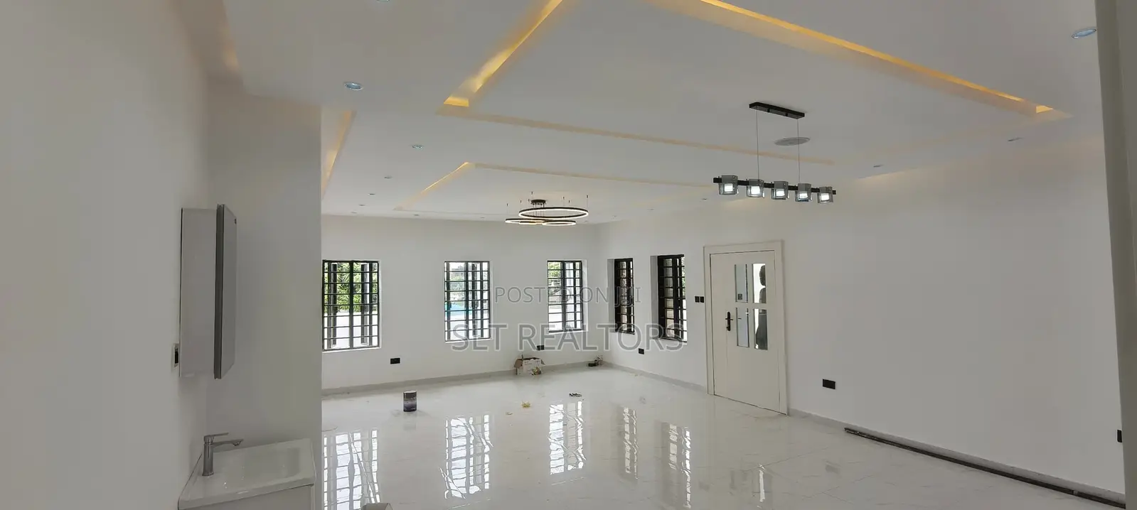 5bdrm Duplex in Alalubosa Gra for sale