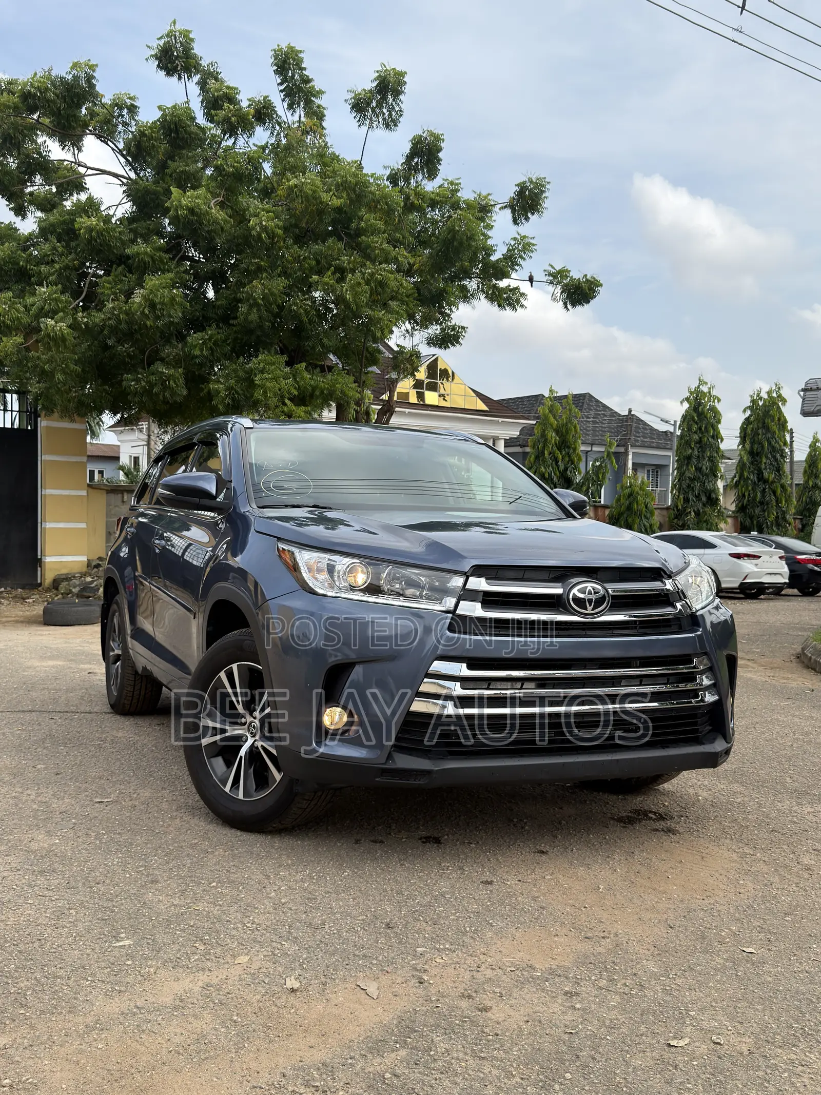 Toyota Highlander XLE 4x2 V6 (3.5L 6cyl 8A) 2017 Blue