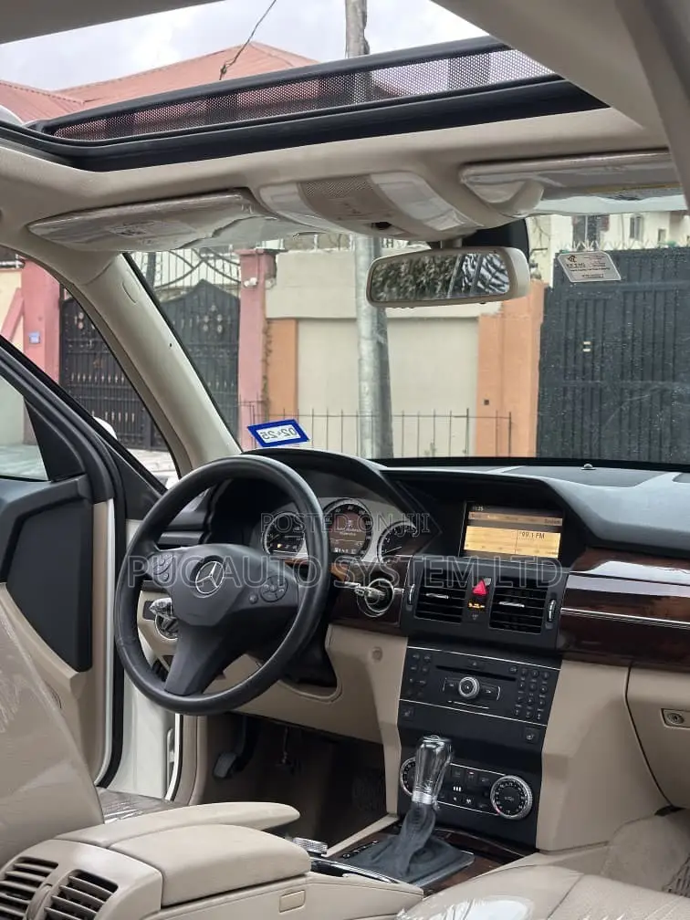 Mercedes-Benz GLK-Class 350 2011 White