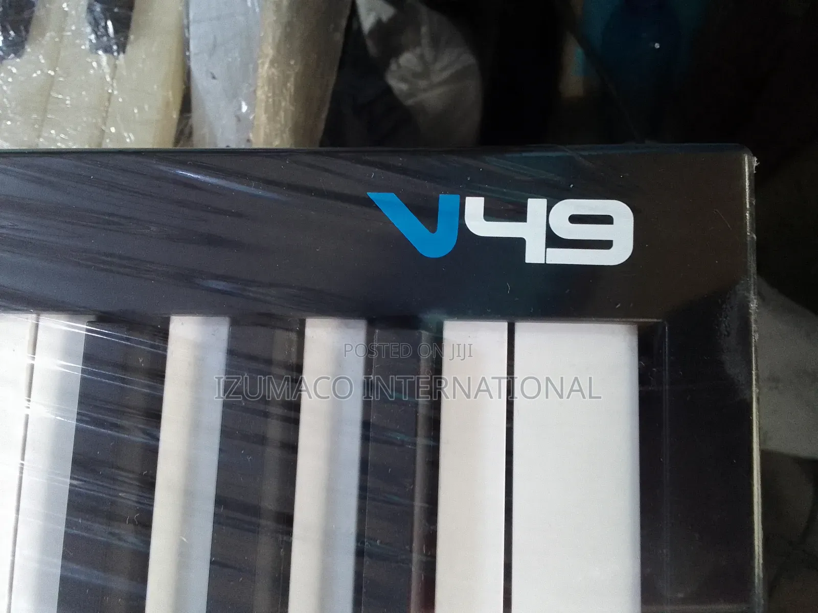 Alesis V49 MIDI Keyboard With Drum Pads