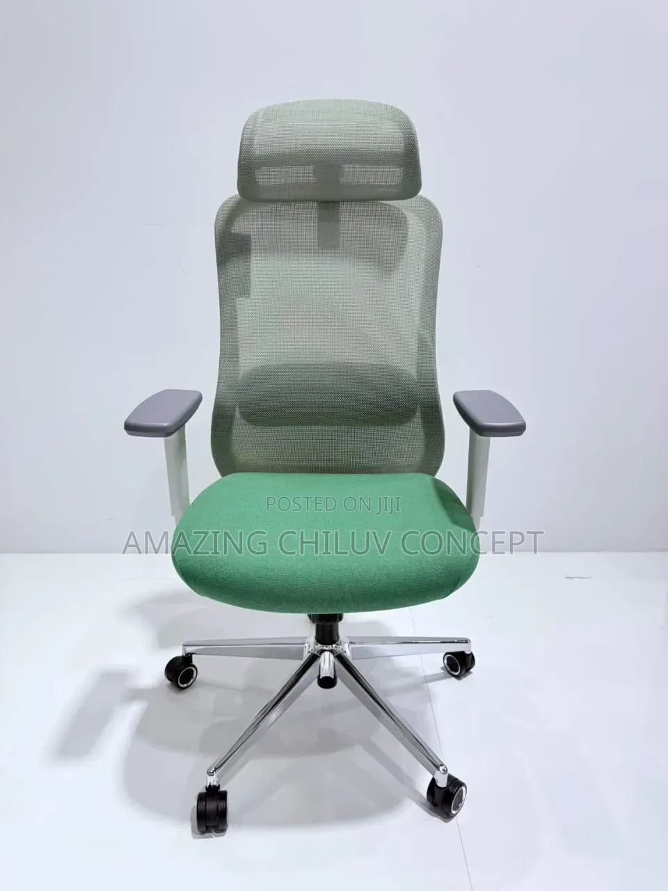 Modern Ergonomic Executive Office Chair With Green Cushion