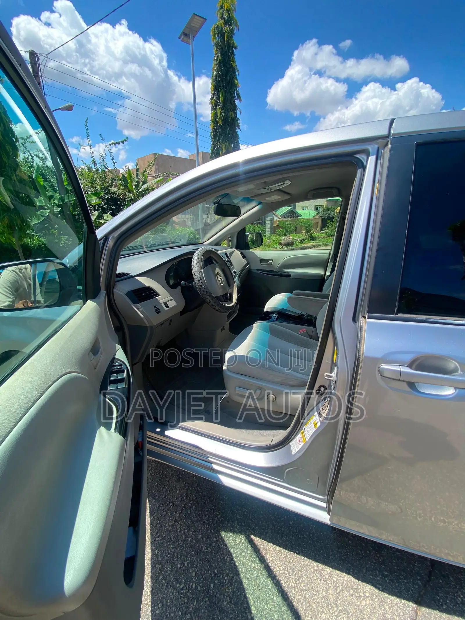 Toyota Sienna LE 8 Passenger 2011 Gray