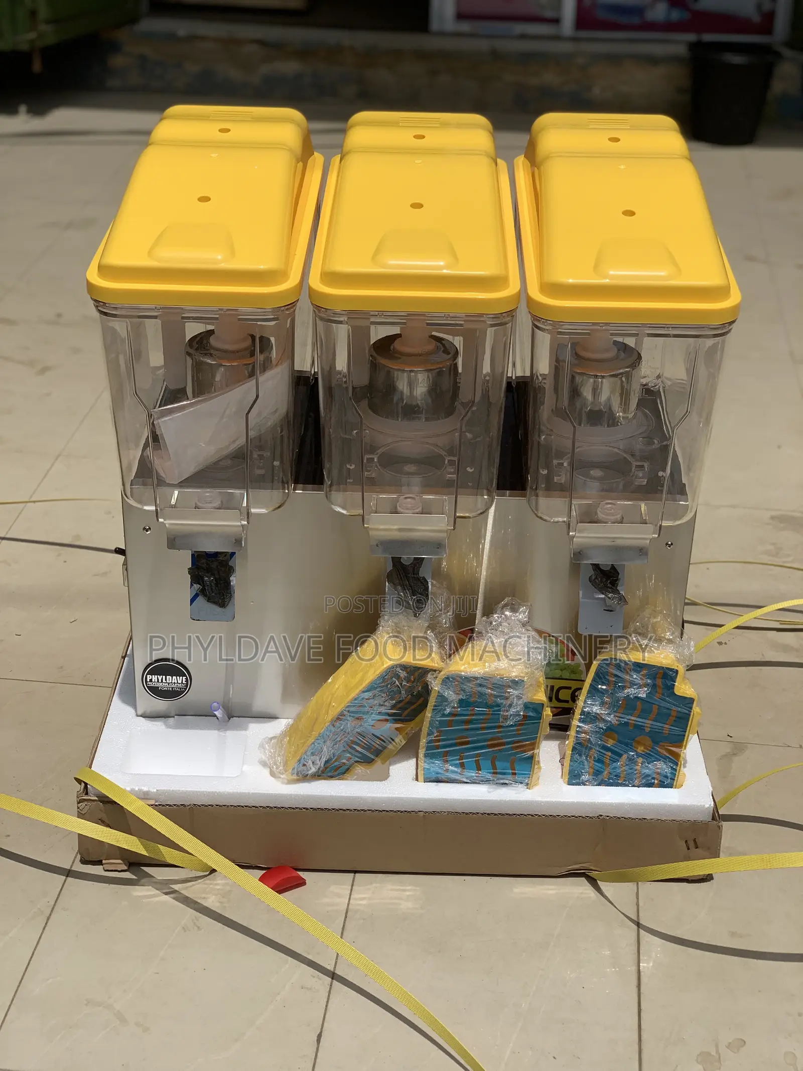 Three Chambers Juice Dispenser