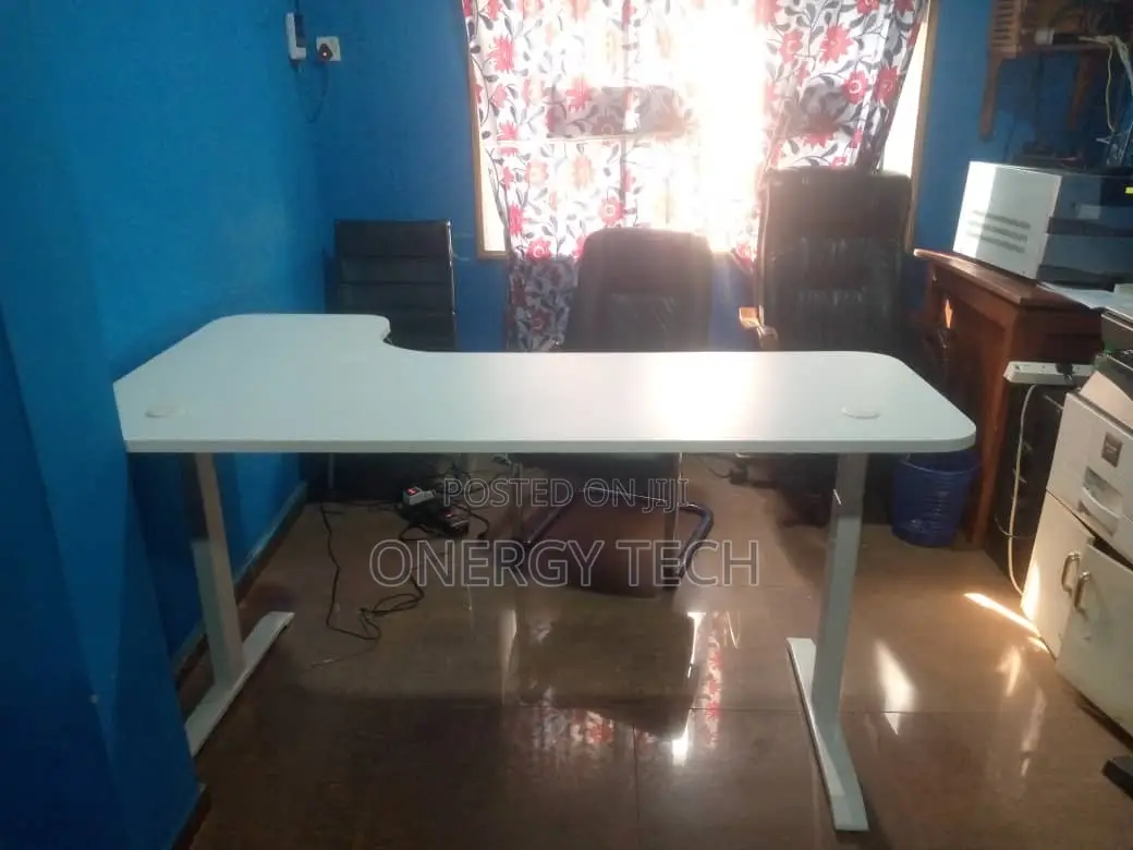 1.6m L-Shaped Electric Adjustable Height Standing Desk (White)