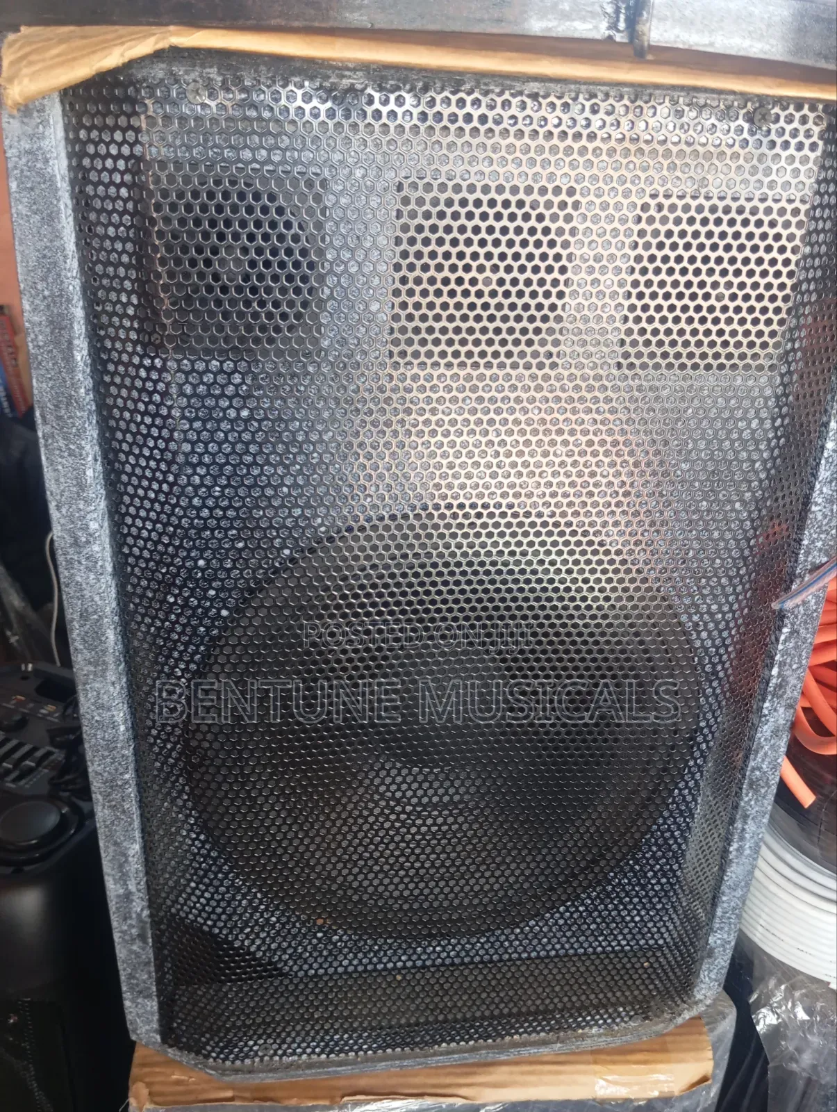 Empty 12 Single Speaker Box