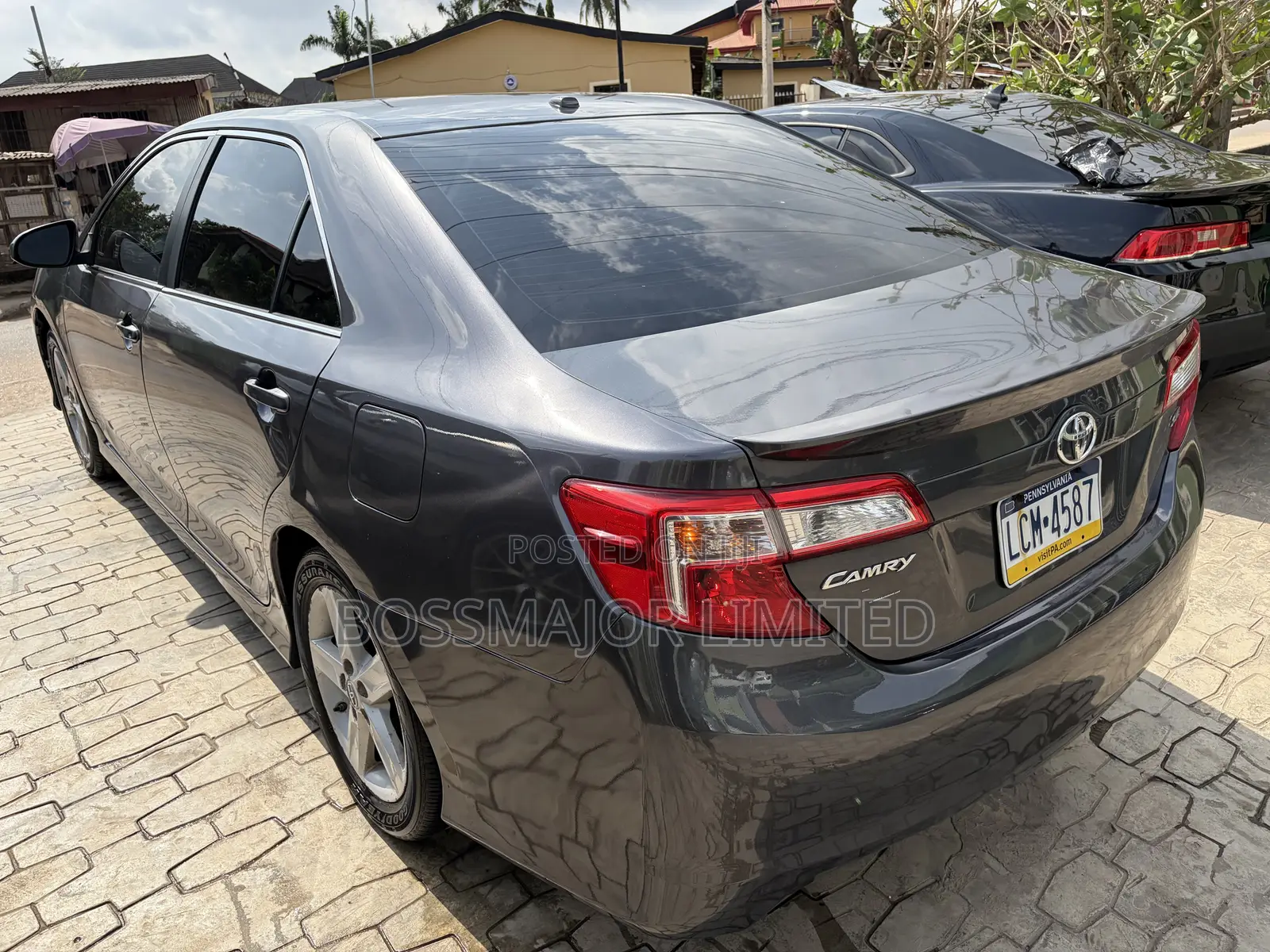 Toyota Camry SE 4dr Sedan (2.5L 4cyl 6A) 2012 Gray