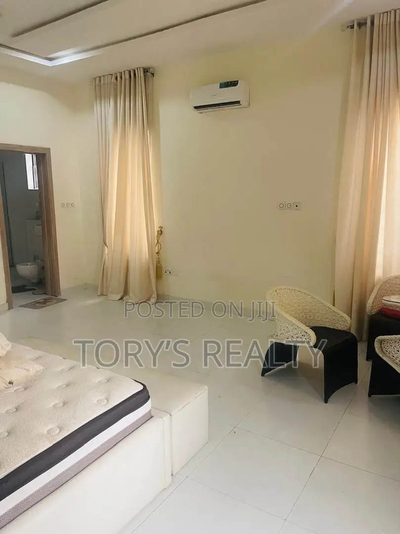 4bdrm Duplex in Lekki Phase 2 for sale