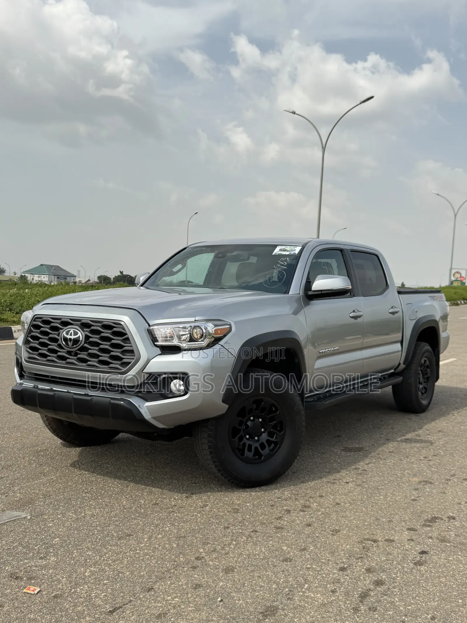 Toyota Tacoma 2024 Silver