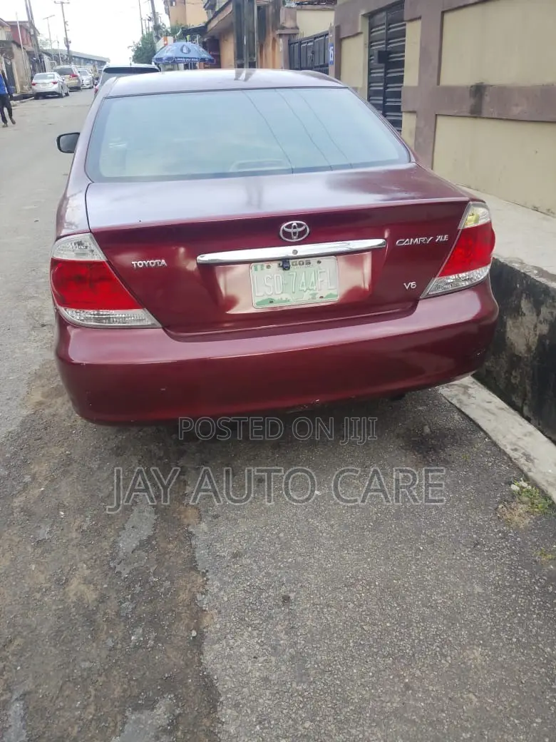 Toyota Camry SE V6 4dr Sedan (3.3L 6cyl 5A) 2005 Red