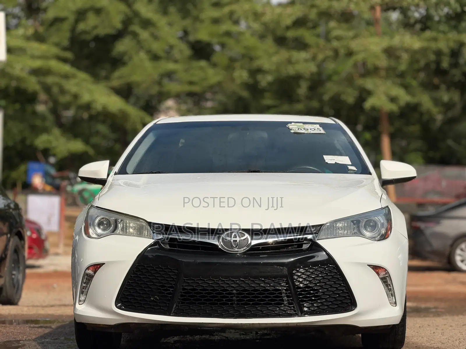 Toyota Camry SE 4dr Sedan (2.5L 4cyl 6A) 2015 White