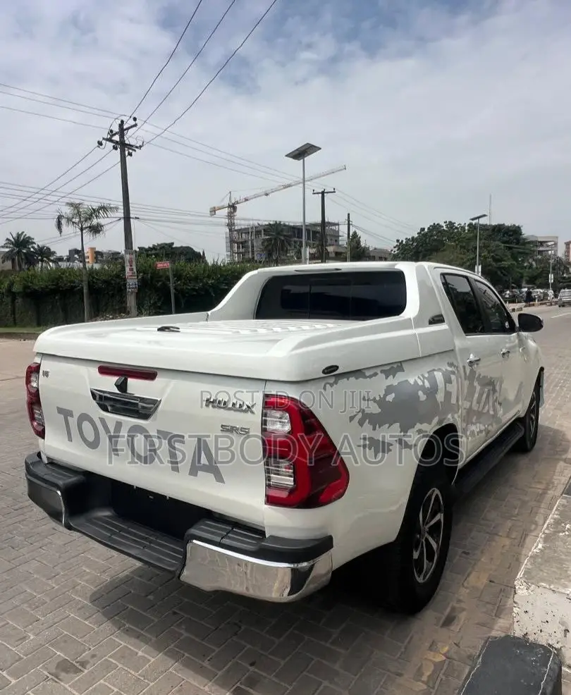 Toyota Hilux 2020 White