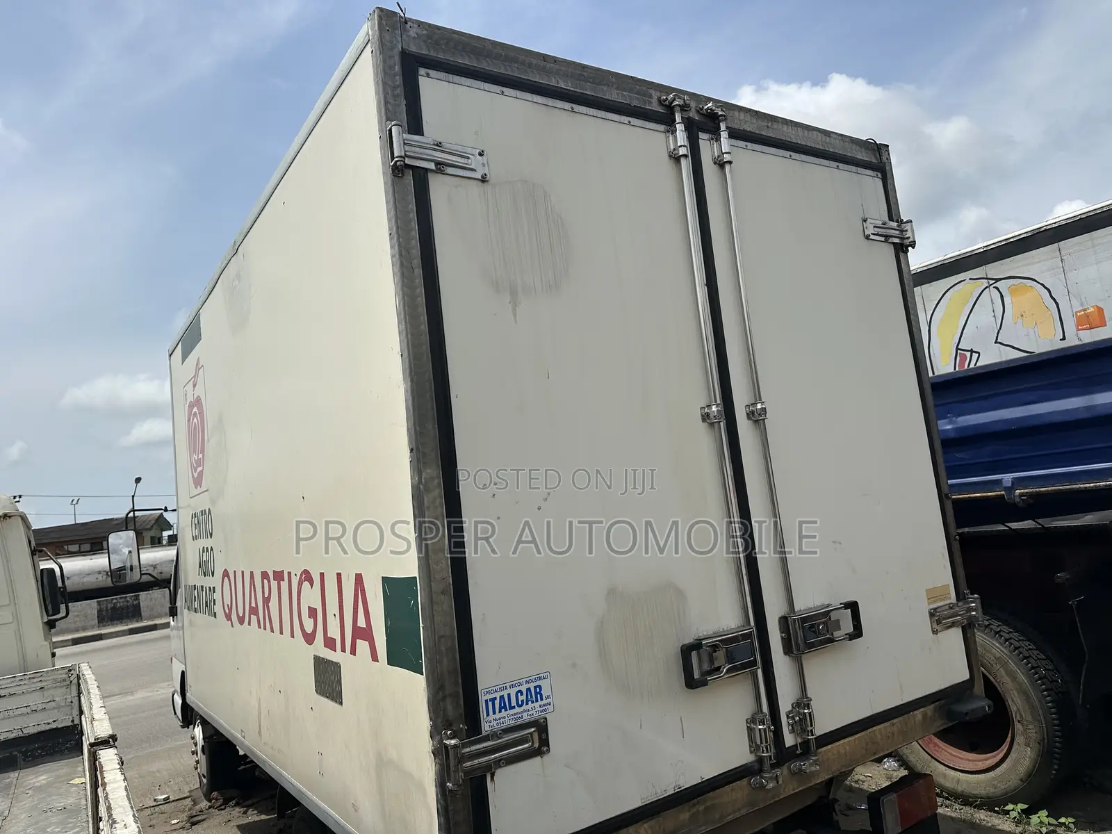 Isuzu Cooling Van