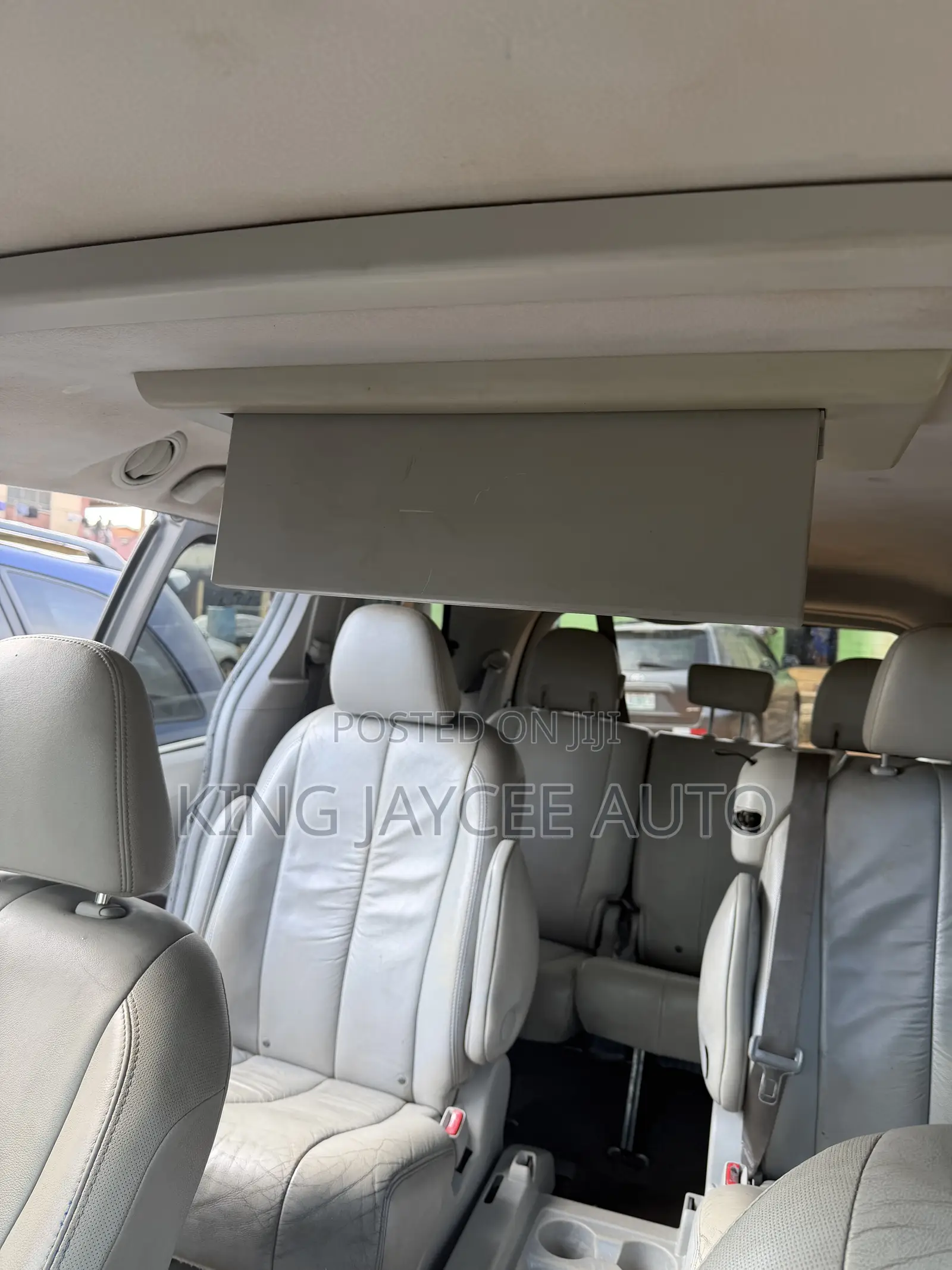 Toyota Sienna XLE AWD 7-Passenger 2013 Silver