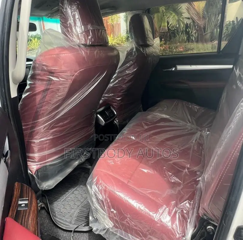 Toyota Hilux 2020 White
