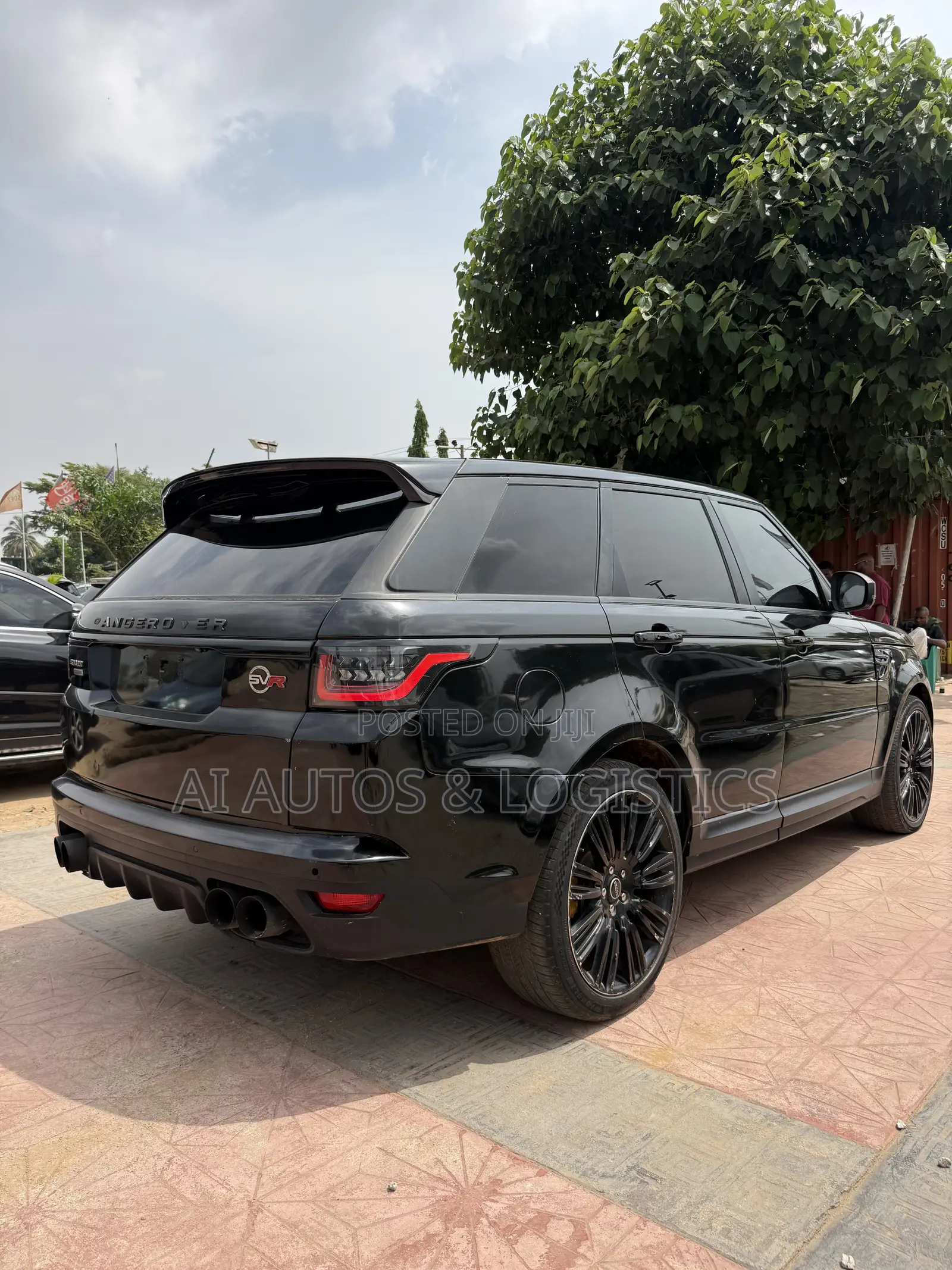 Land Rover Range Rover Sport SVR 2019 Black
