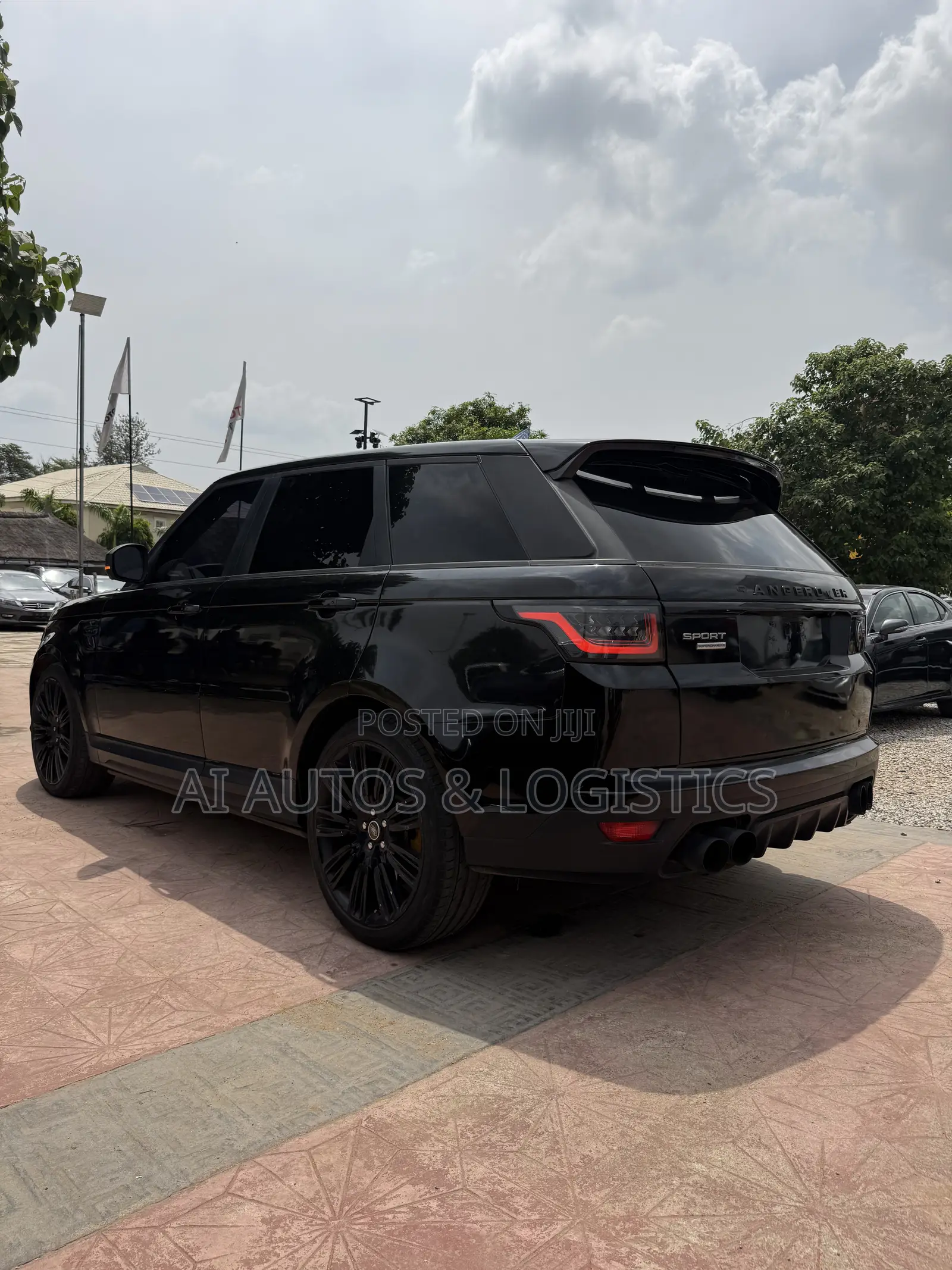 Land Rover Range Rover Sport SVR 2019 Black