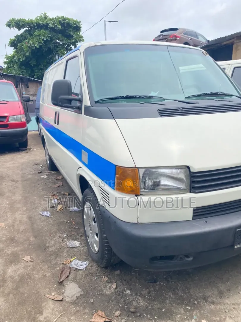Volkswagen Transporter 2000 White