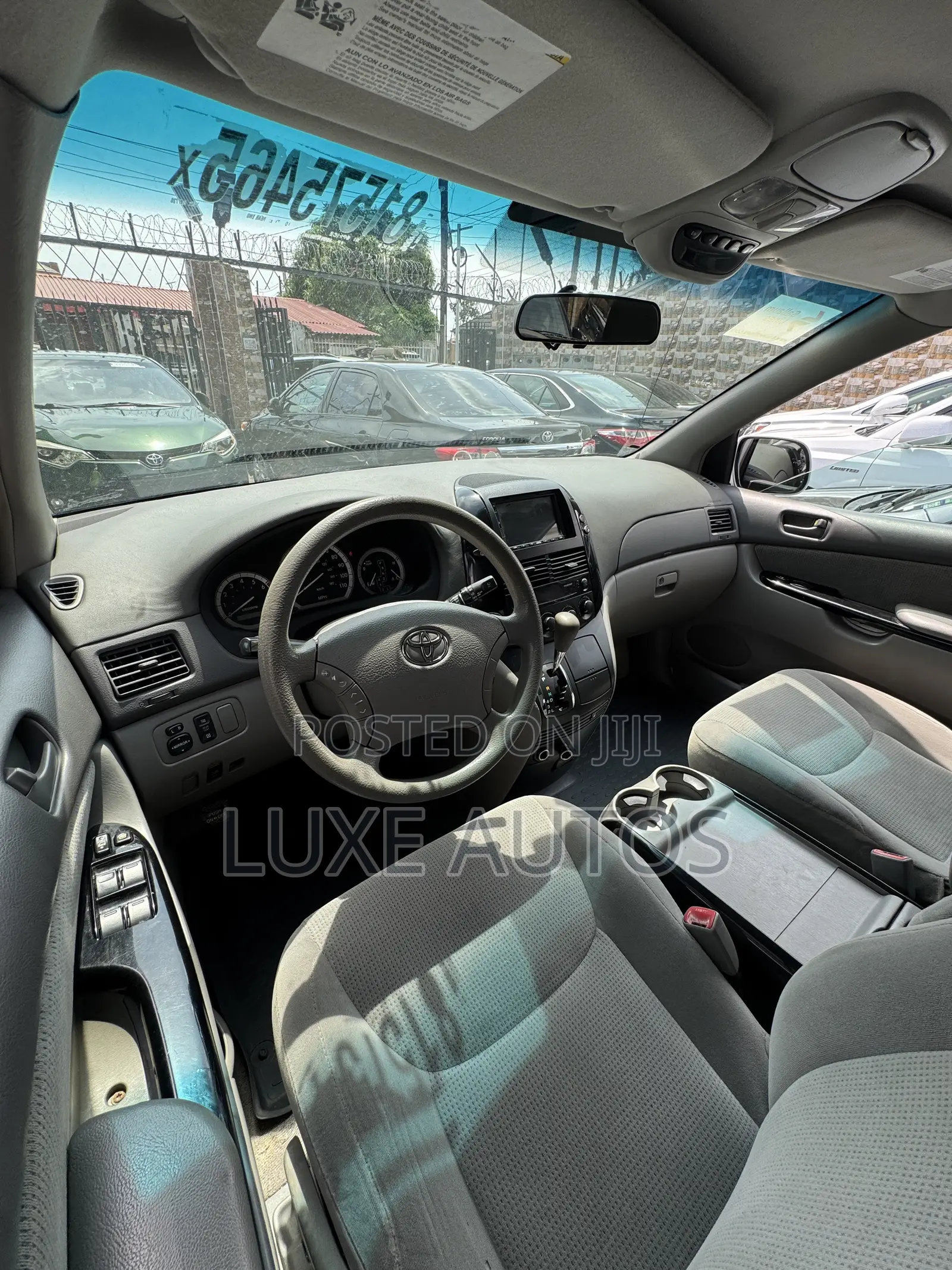 Toyota Sienna LE AWD 2006 White