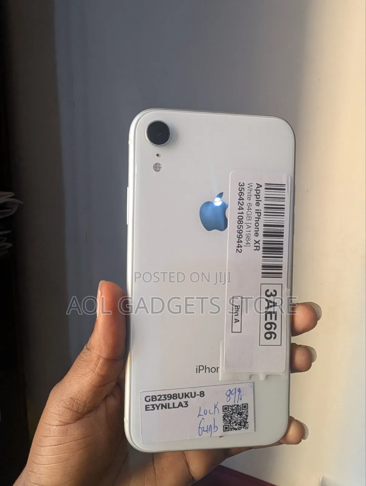 Apple iPhone XR 64 GB White