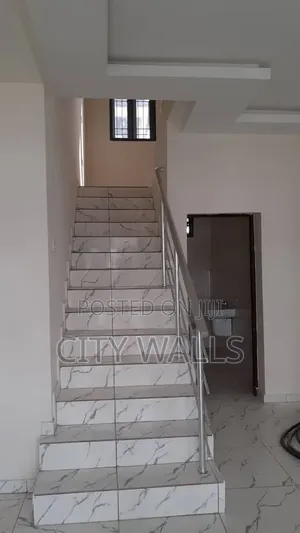 3bdrm Apartment in Chevron for rent