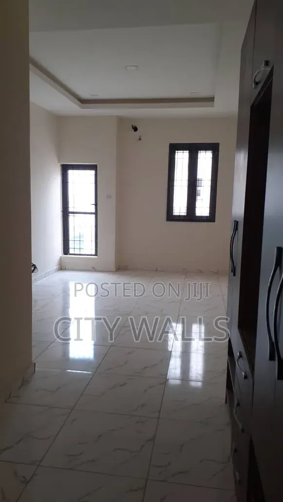 3bdrm Apartment in Chevron for rent