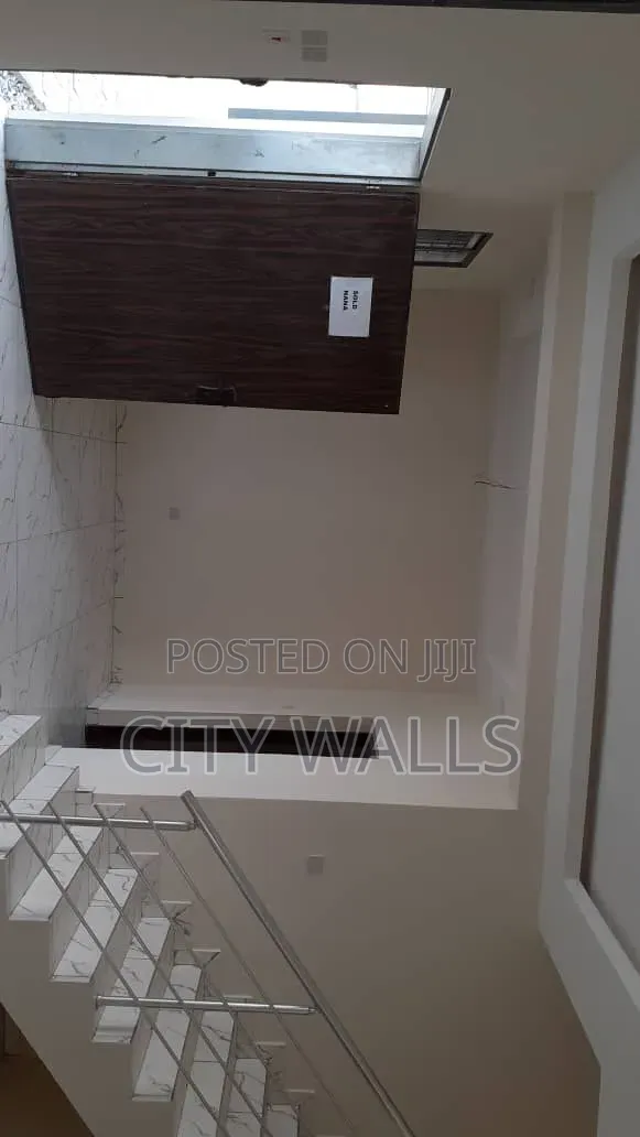 3bdrm Apartment in Chevron for rent