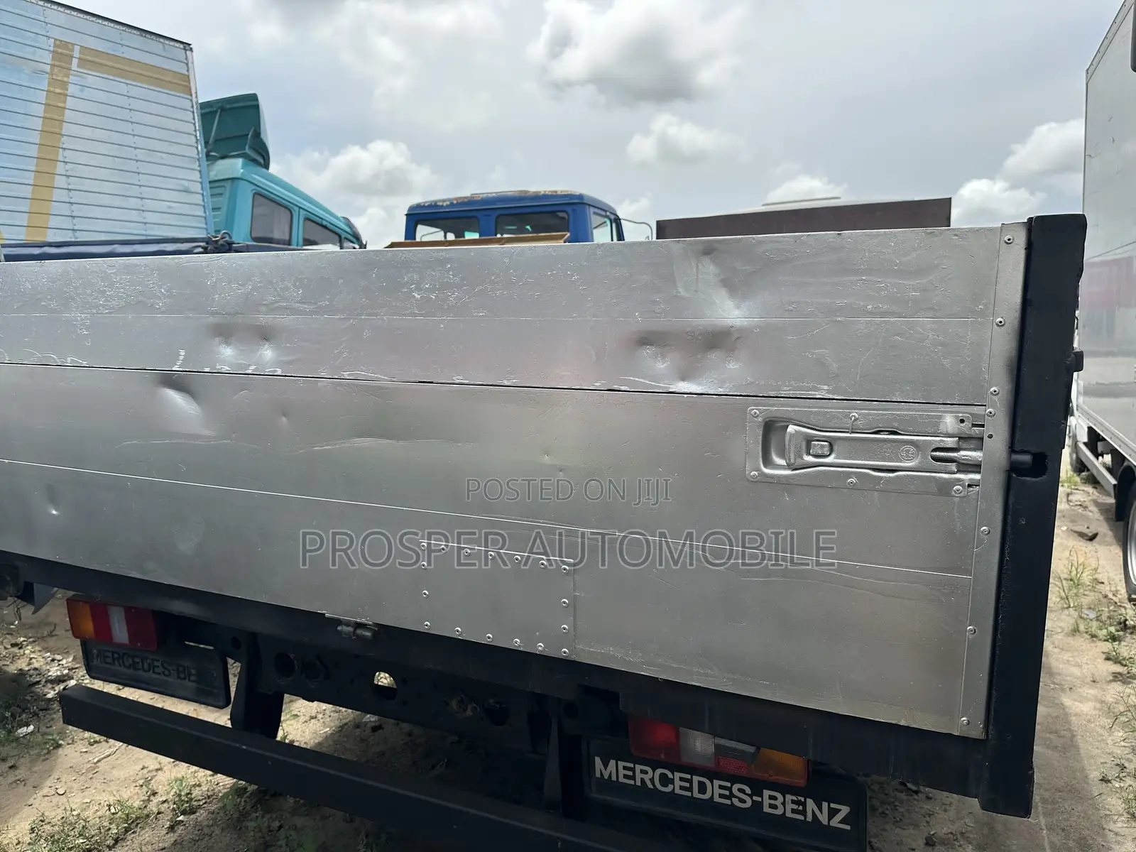 Mercedes Benz 814 Truck