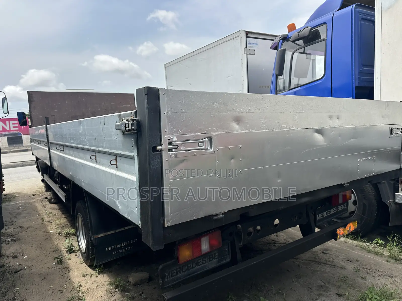 Mercedes Benz 814 Truck