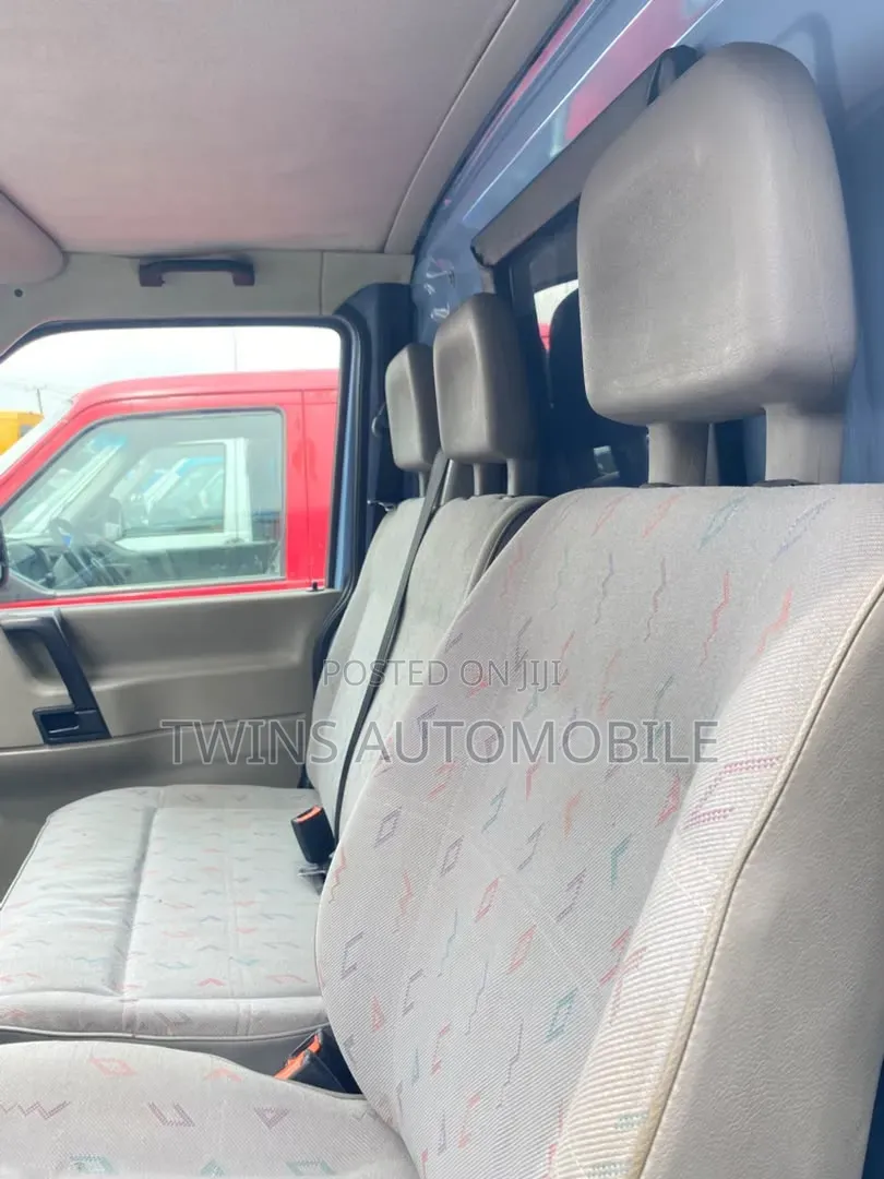 Volkswagen Transporter 2002 Blue