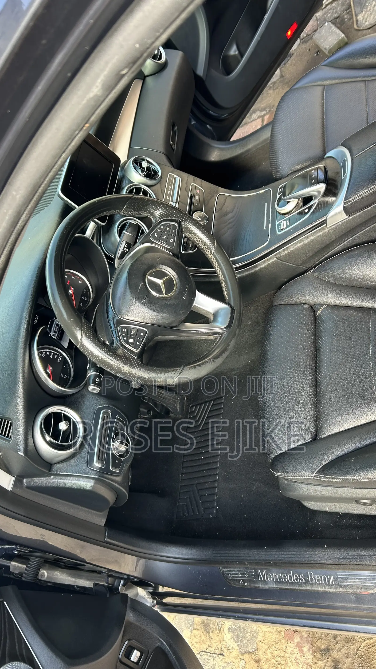 Mercedes-Benz C300 Luxury 4dr AWD 4Matic Sedan (2.0L 4cyl 7A) 2015 Gray