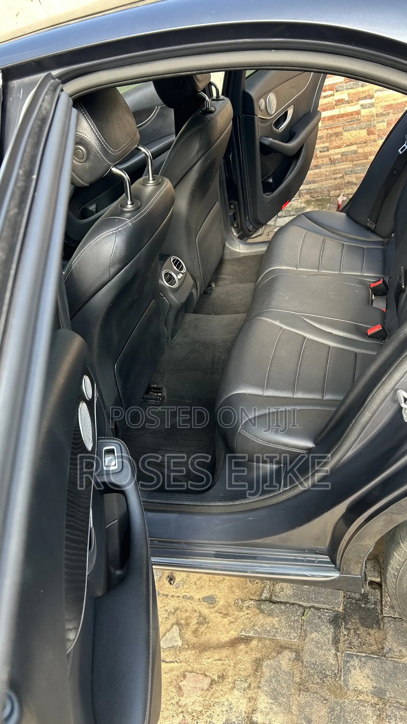 Mercedes-Benz C300 Luxury 4dr AWD 4Matic Sedan (2.0L 4cyl 7A) 2015 Gray