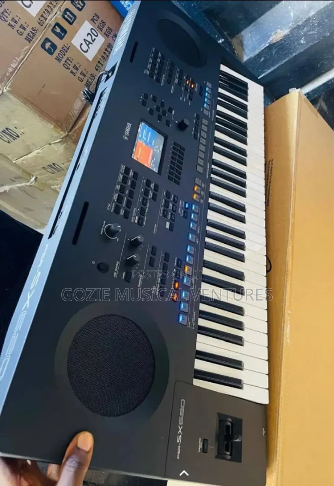 Yamaha Piano PSR Sx 620 With Original Adaptor