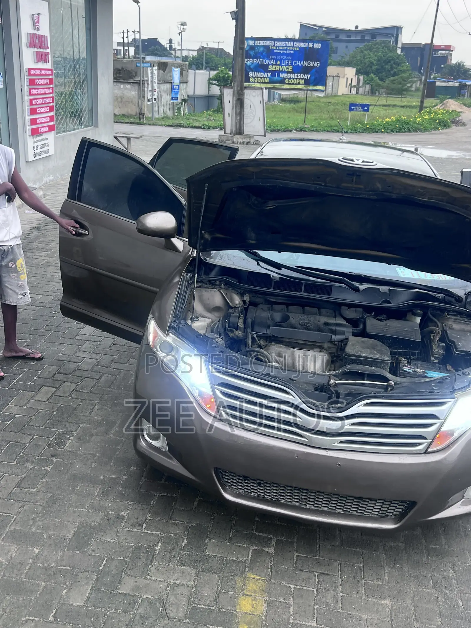 Toyota Venza XLE 2011 Gold
