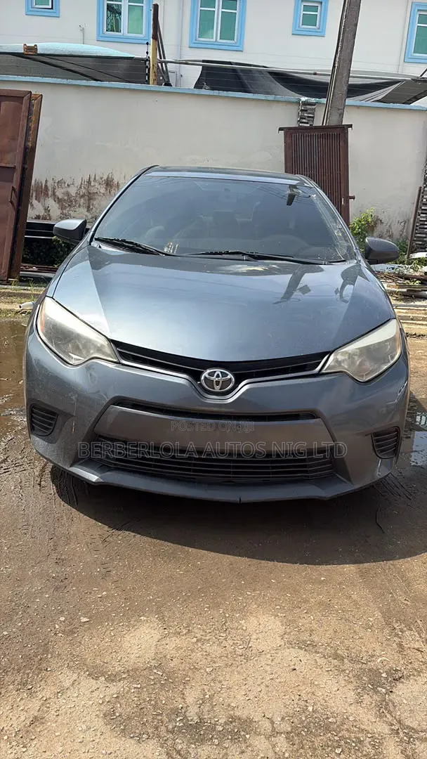 Toyota Corolla LE 4dr Sedan (1.8L 4cyl CVT) 2015 Gray