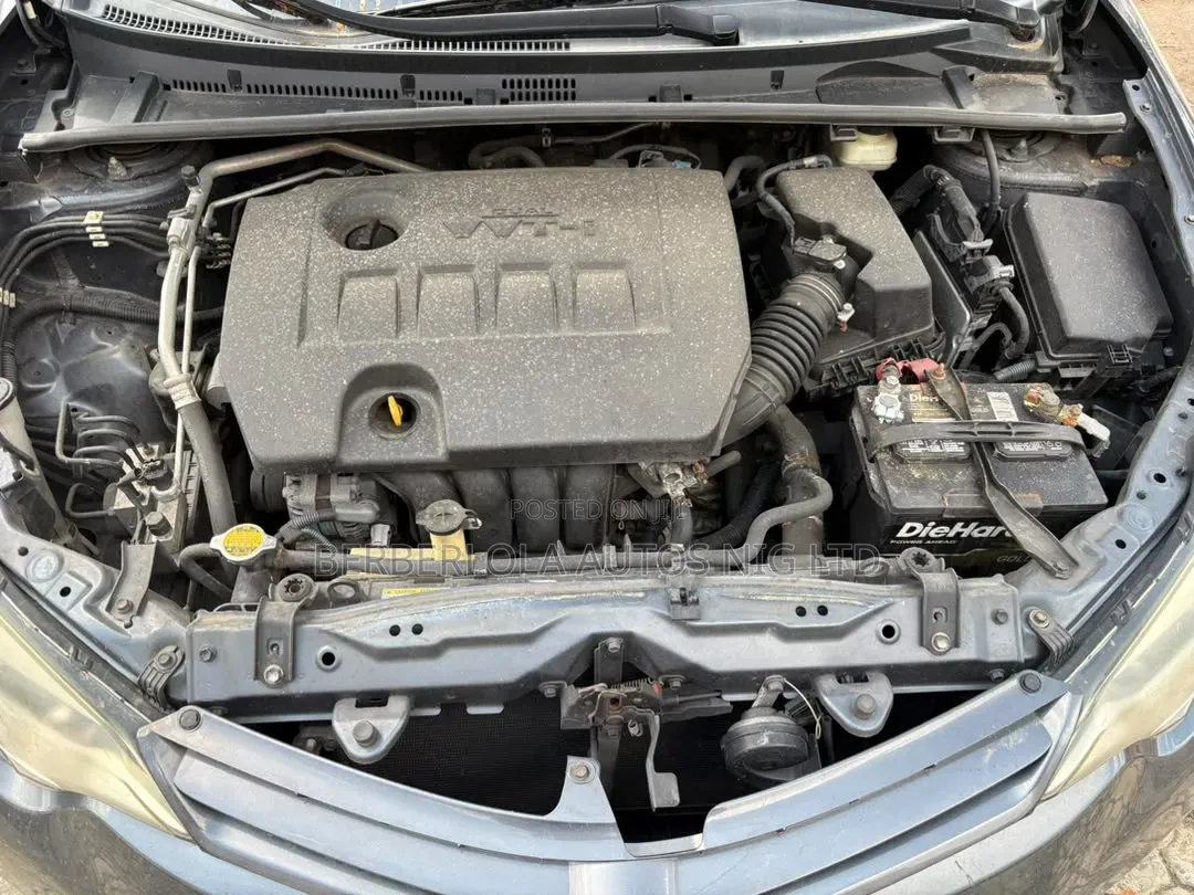 Toyota Corolla LE 4dr Sedan (1.8L 4cyl CVT) 2015 Gray