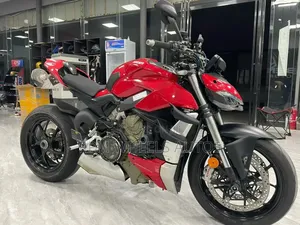Ducati Streetfighter V4 2021 Red
