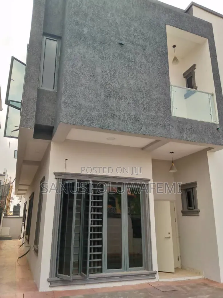 3bdrm Duplex in GRA Phase 1 for sale