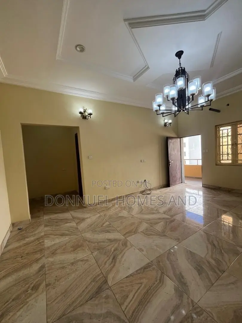 2bdrm Block of Flats in Lekki Phase 1 for rent