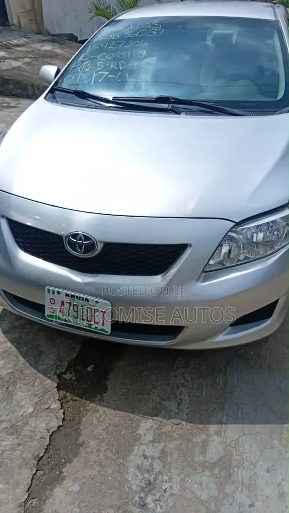 Toyota Corolla 2010 Silver