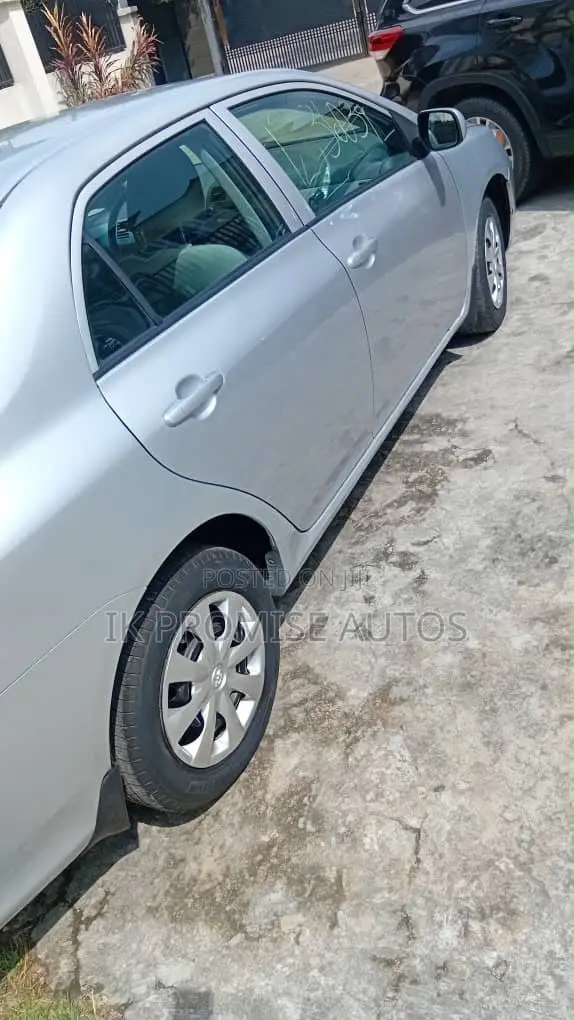Toyota Corolla 2010 Silver