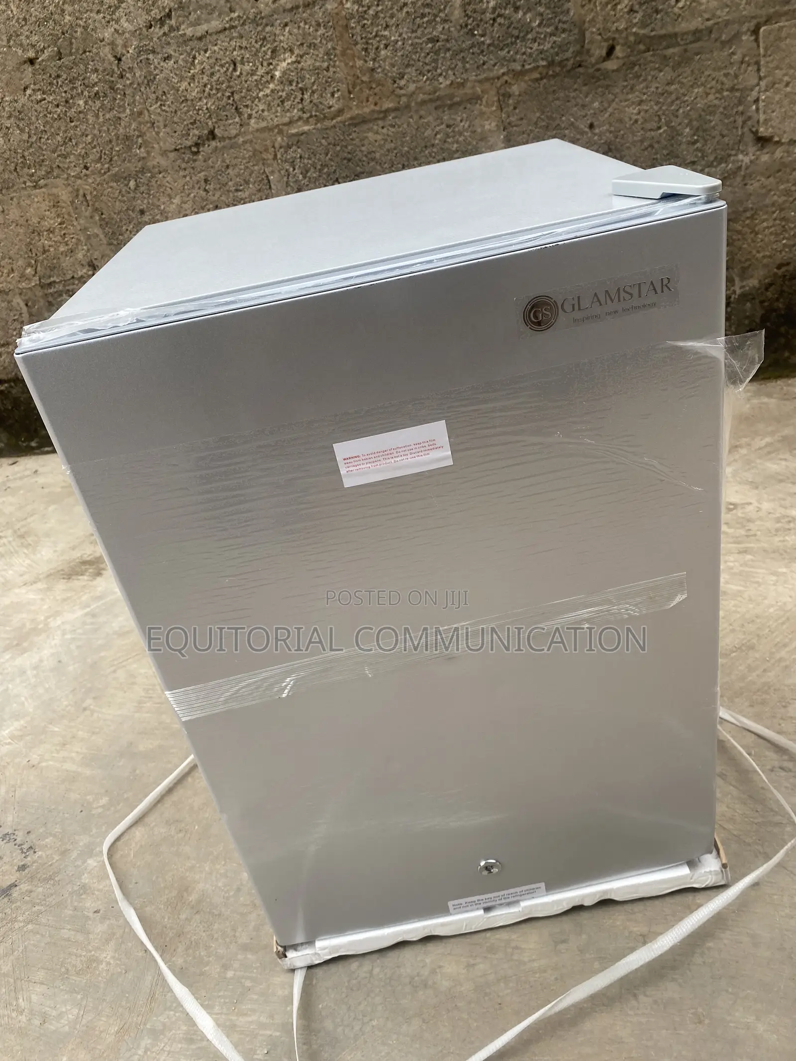 Glamstar GFR-90S-E 70L Compact Refrigerator