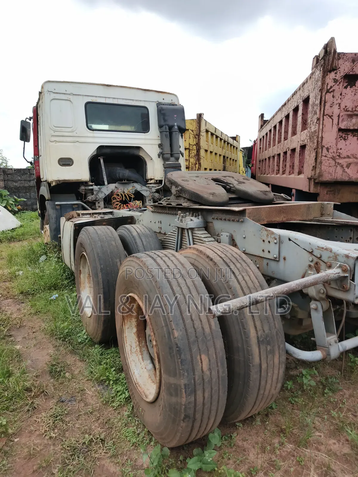 Howo 371 China Truck Head - Double Axle 10 Tyres