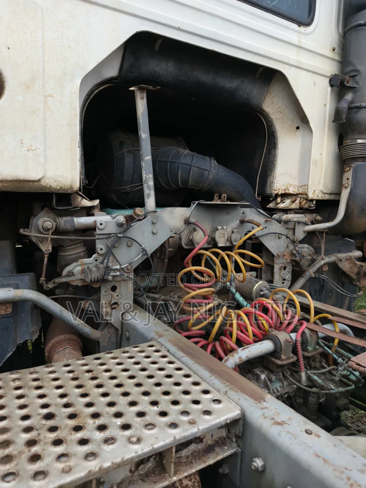 Howo 371 China Truck Head - Double Axle 10 Tyres