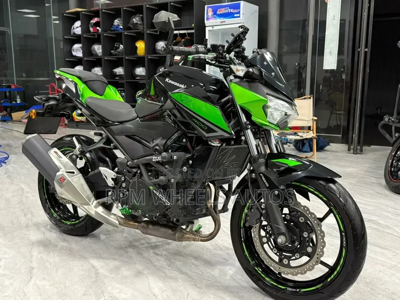 Kawasaki Z400 2022 Green