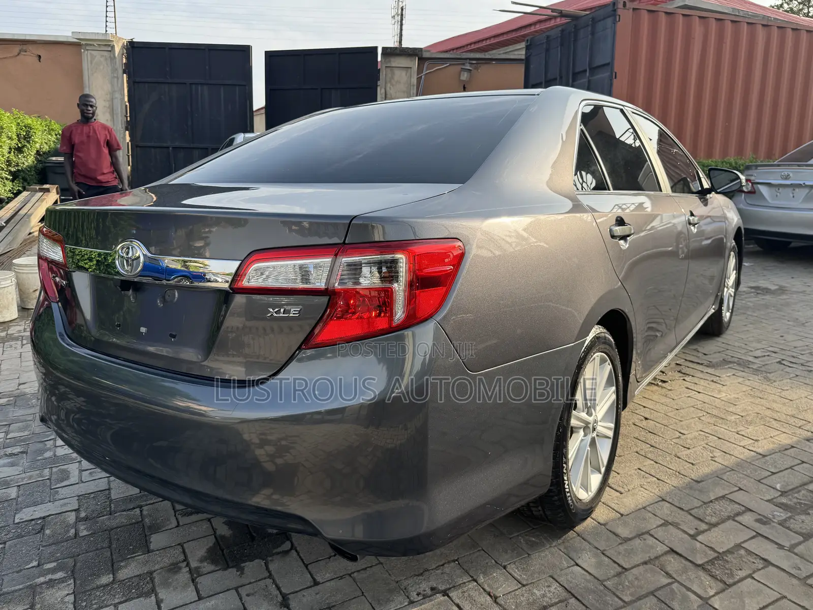 Toyota Camry XLE 4dr Sedan (2.5L 4cyl 6A) 2014 Gray
