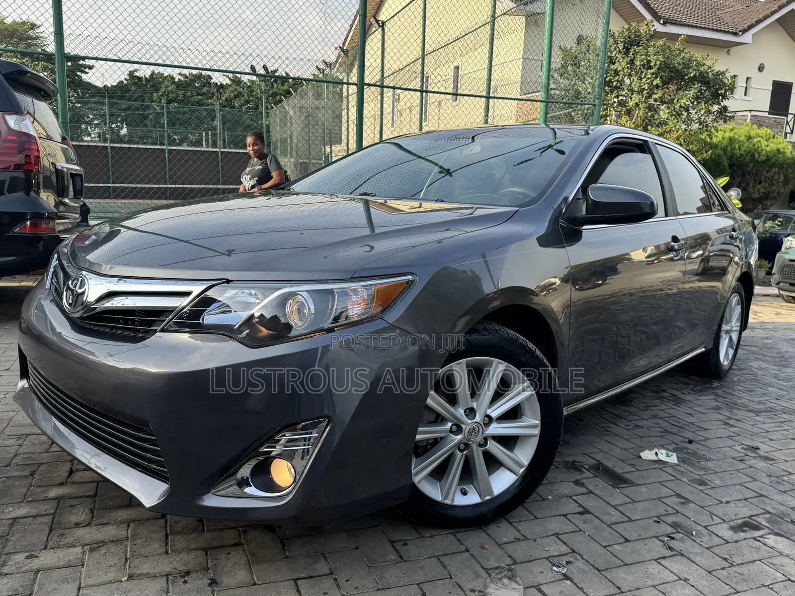Toyota Camry XLE 4dr Sedan (2.5L 4cyl 6A) 2014 Gray