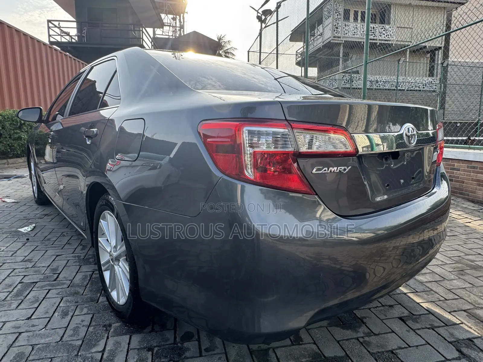 Toyota Camry XLE 4dr Sedan (2.5L 4cyl 6A) 2014 Gray