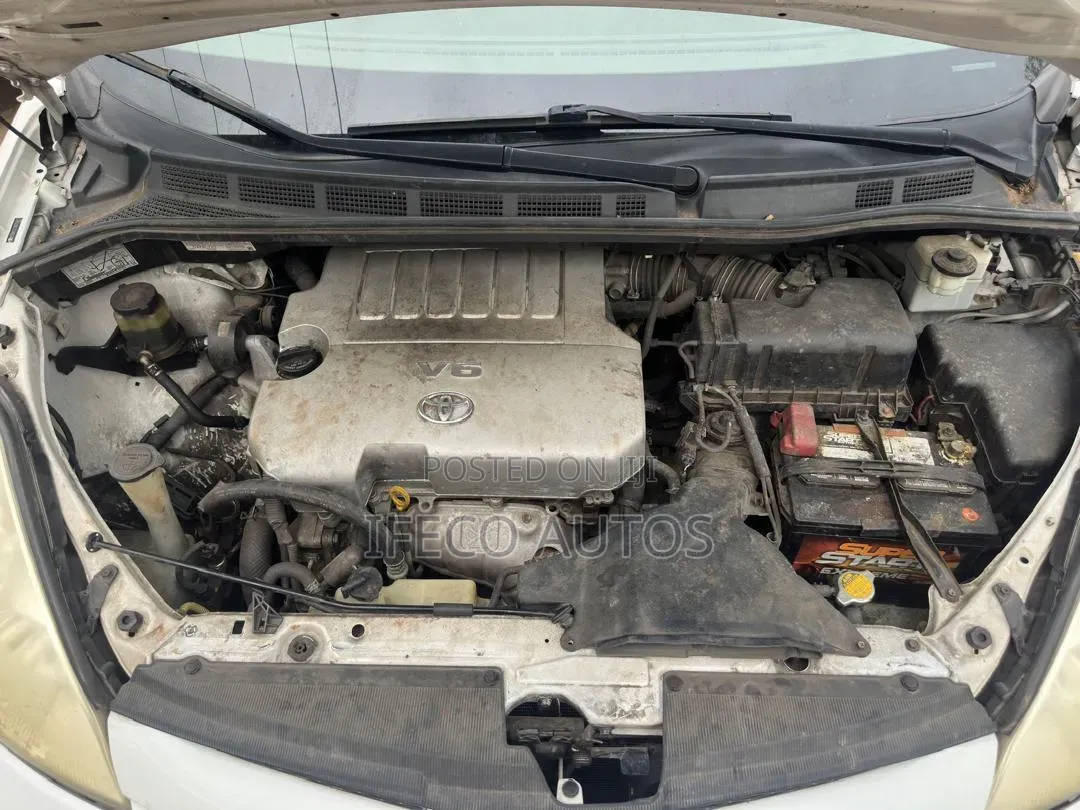 Toyota Sienna 2005 White